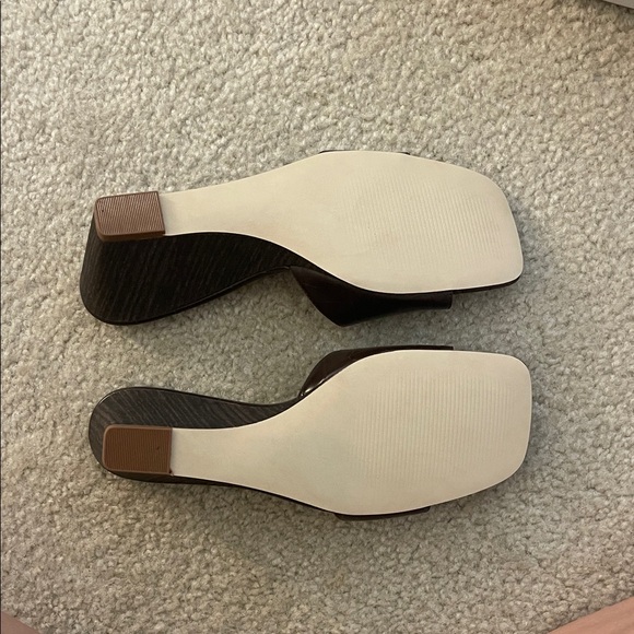 Steve Madden Curcio Brown Crocodile Wedge Sandals - Picture 4 of 5